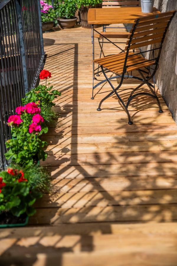 Roessl Bianco B&B&B Merano Bagian luar foto