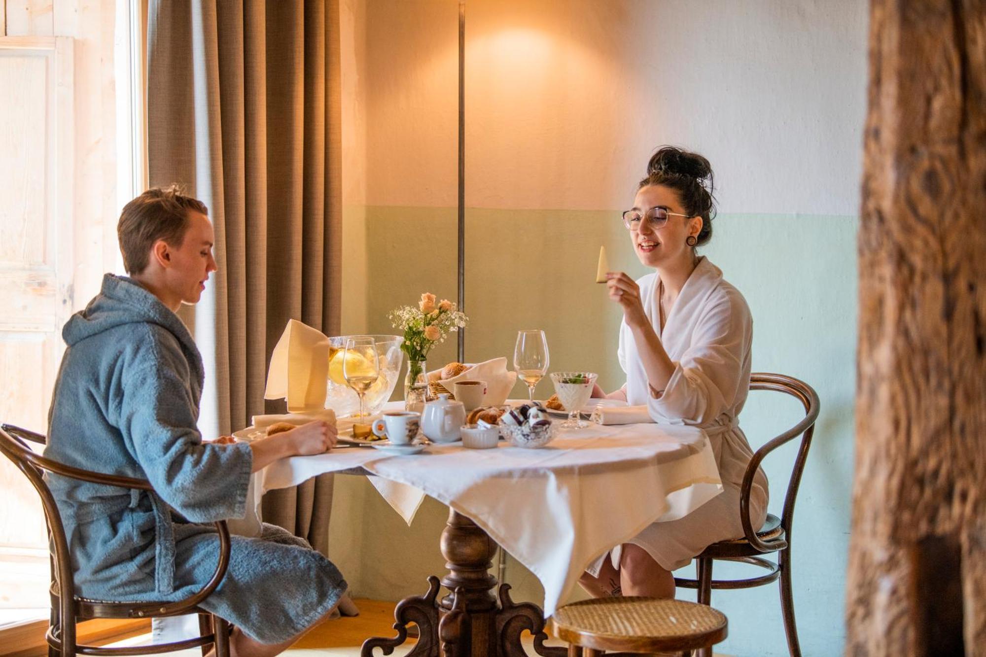 Roessl Bianco B&B&B Merano Bagian luar foto