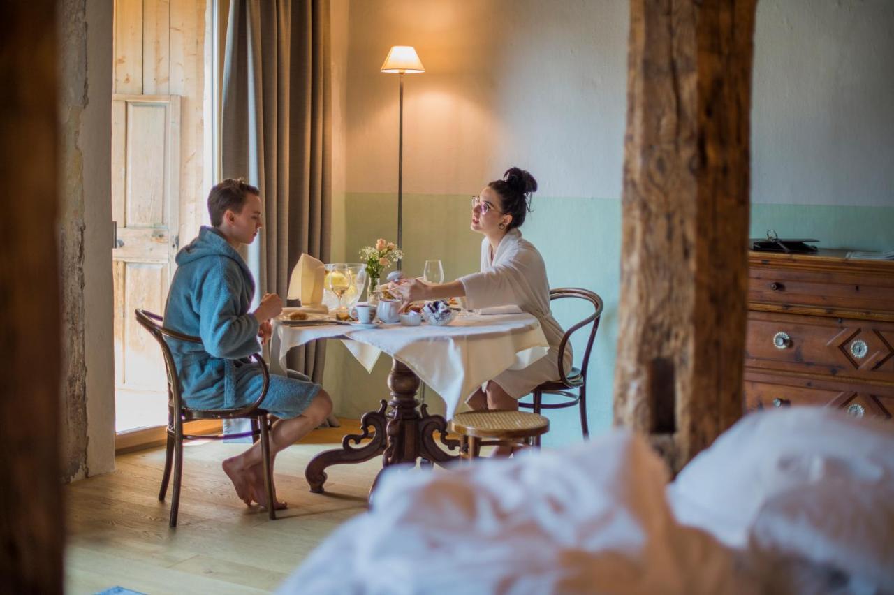 Roessl Bianco B&B&B Merano Bagian luar foto