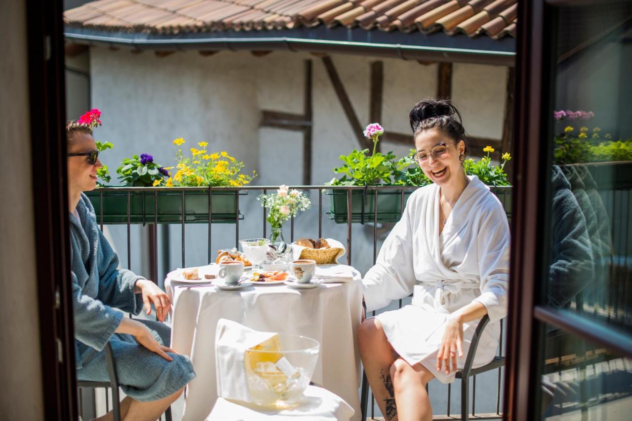 Roessl Bianco B&B&B Merano Bagian luar foto